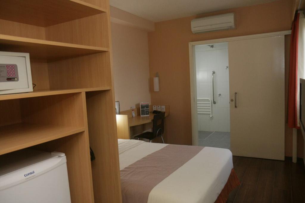 ibis Feira de Santana Hotel Bagian luar foto