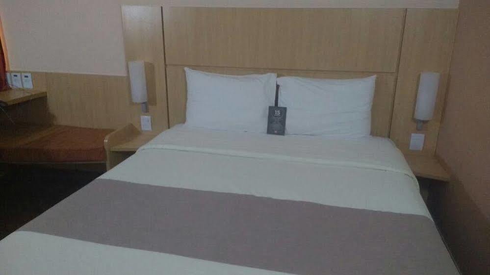 ibis Feira de Santana Hotel Bagian luar foto